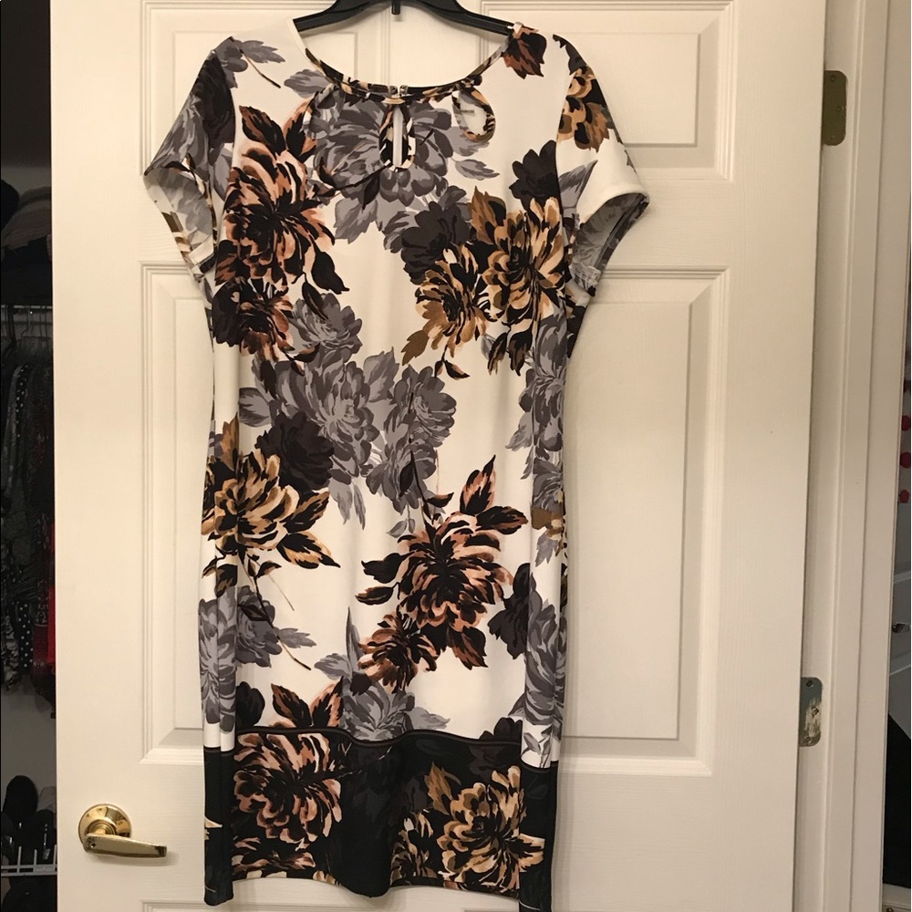 Floral Dress Size 18 New w/O tags